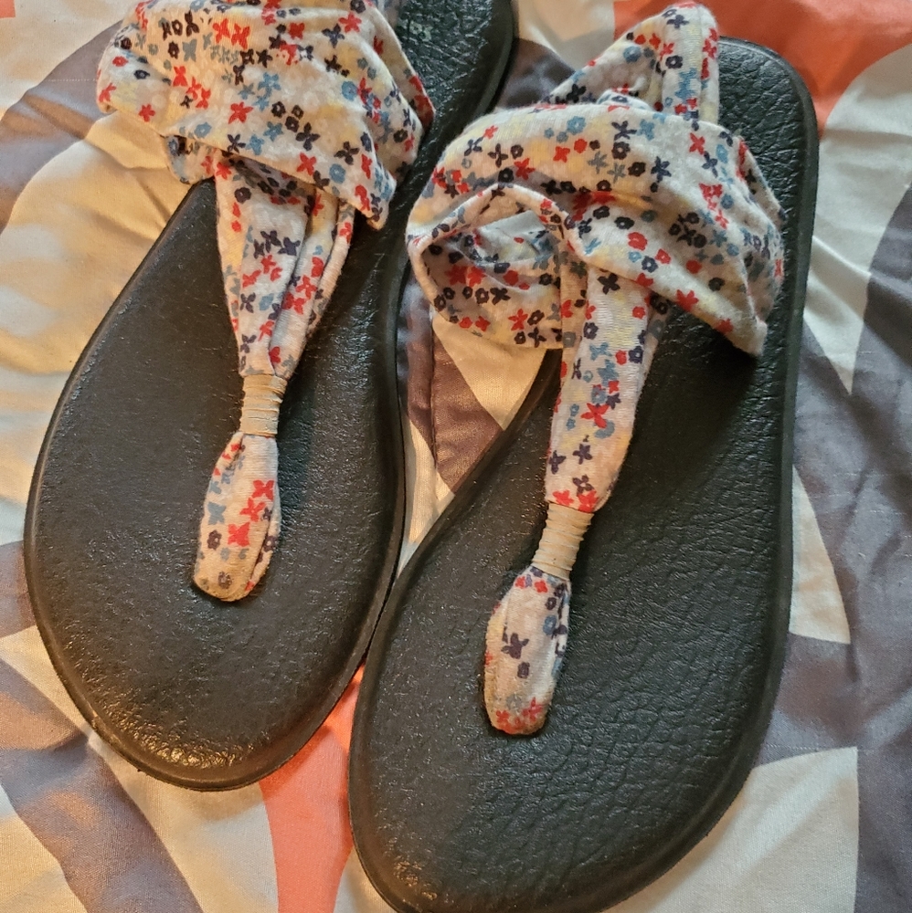 Sanuk sandals